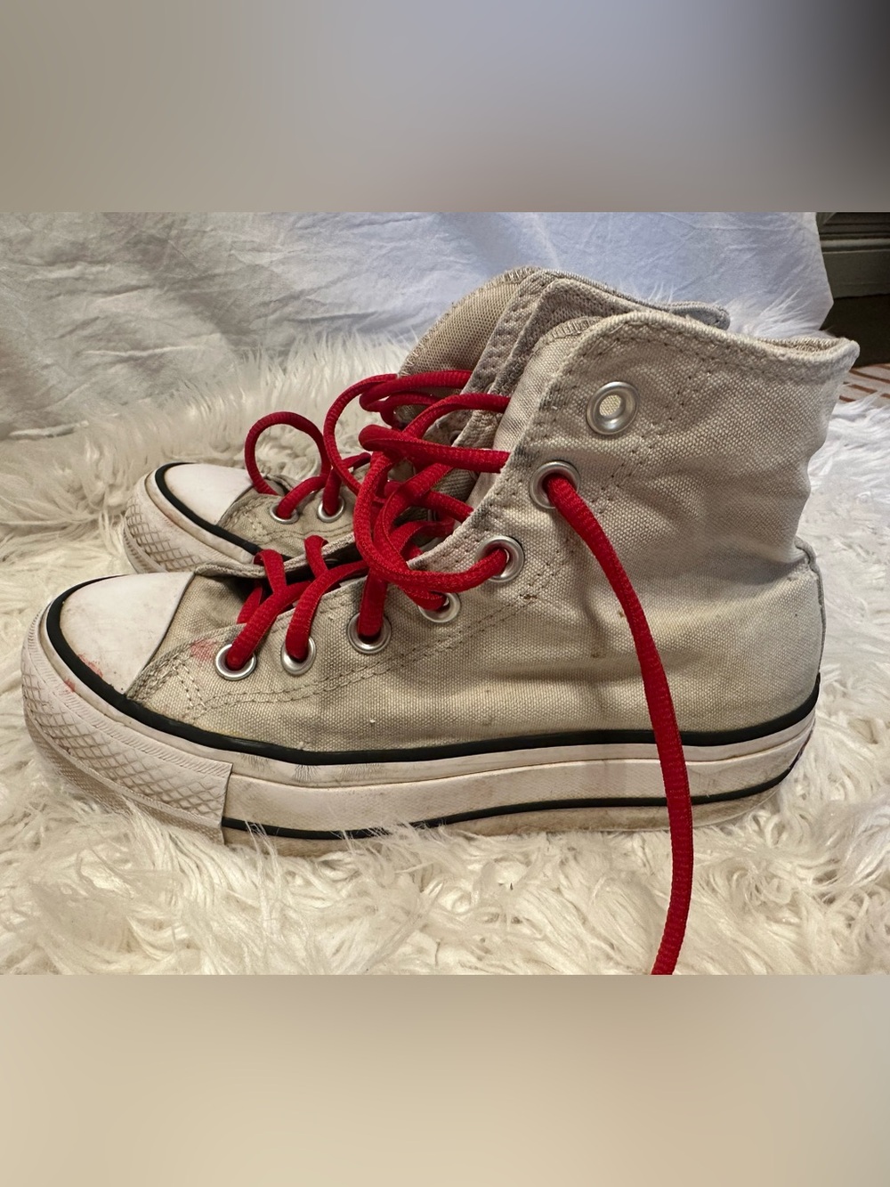 Converse Chuck Taylor All Star White High Top Red Laces Women’s 5 Distressed